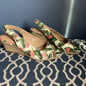 Charter Club Peep toe sling back wedge sandal Size 9 New Never Worn Without Box